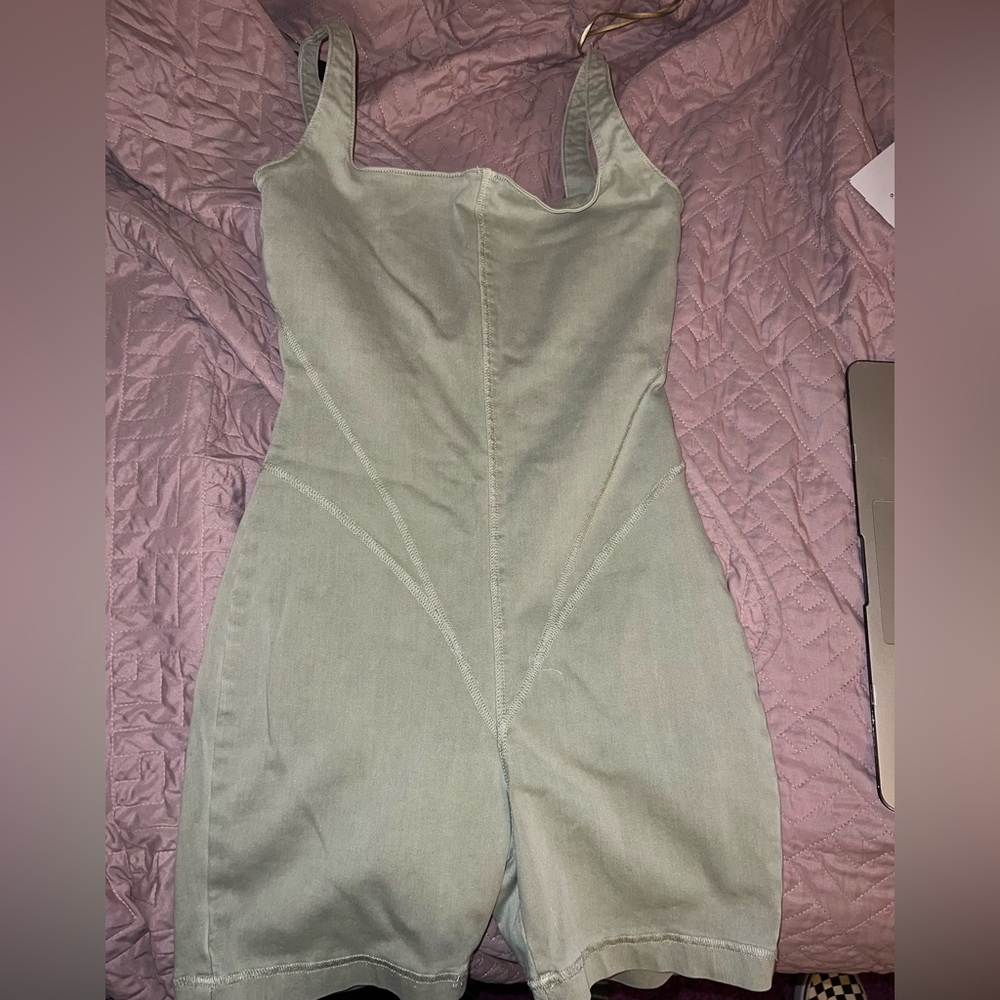 ZARA OLIVE FITTED PLAYSUIT (never worn, tags removed)